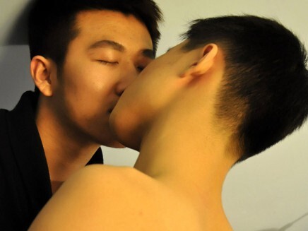 青梅竹马的男男爱情《骐和皓的故事》  - 第 1 页-白马骑士