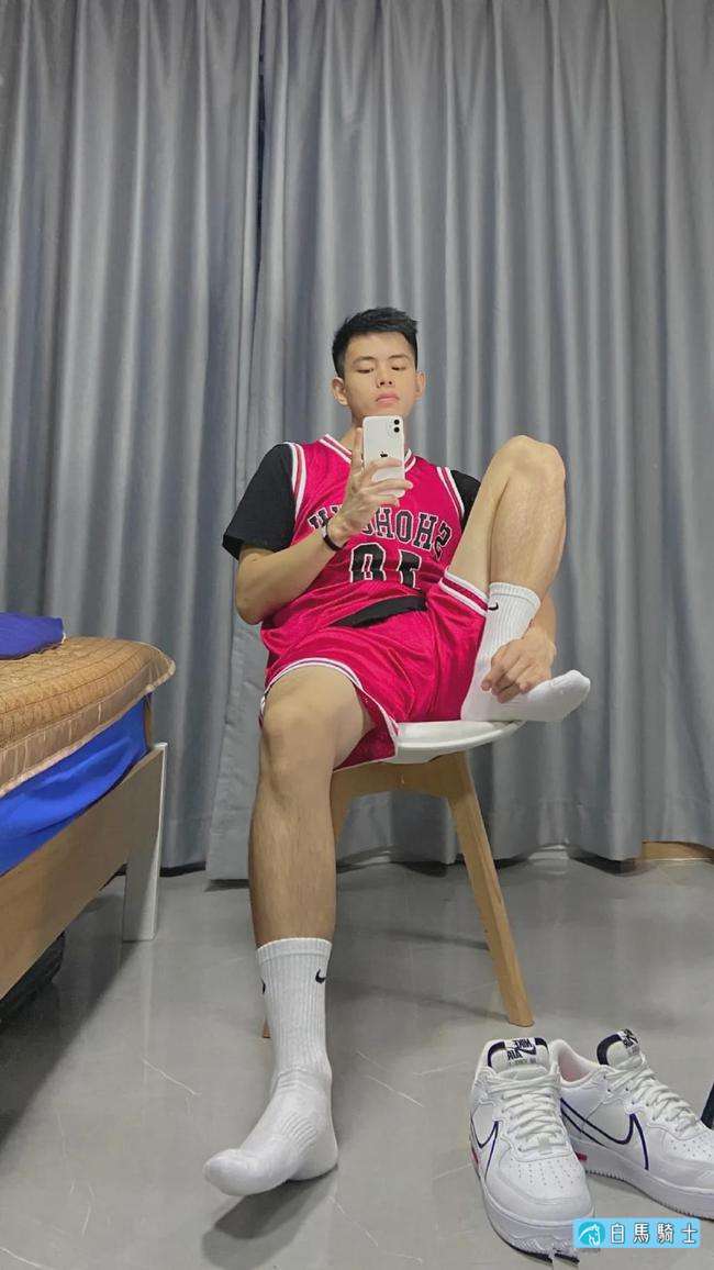 好看耽美BL小说《有种你掰弯我》  - 第 1 页-白马骑士
