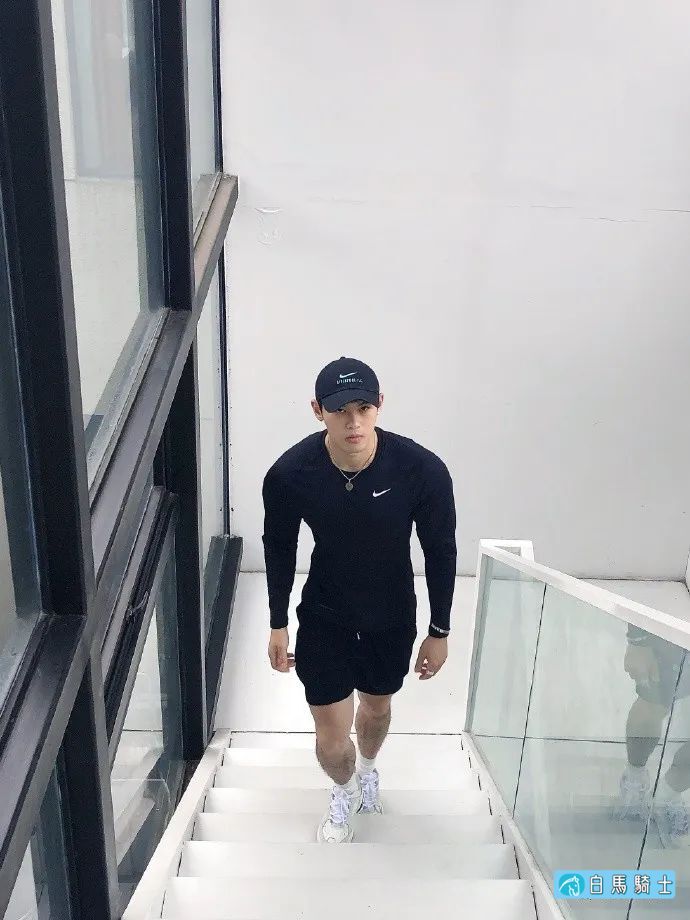 校园小说《师兄的洋葱》研究生和师兄的故事  - 第 1 页-白马骑士