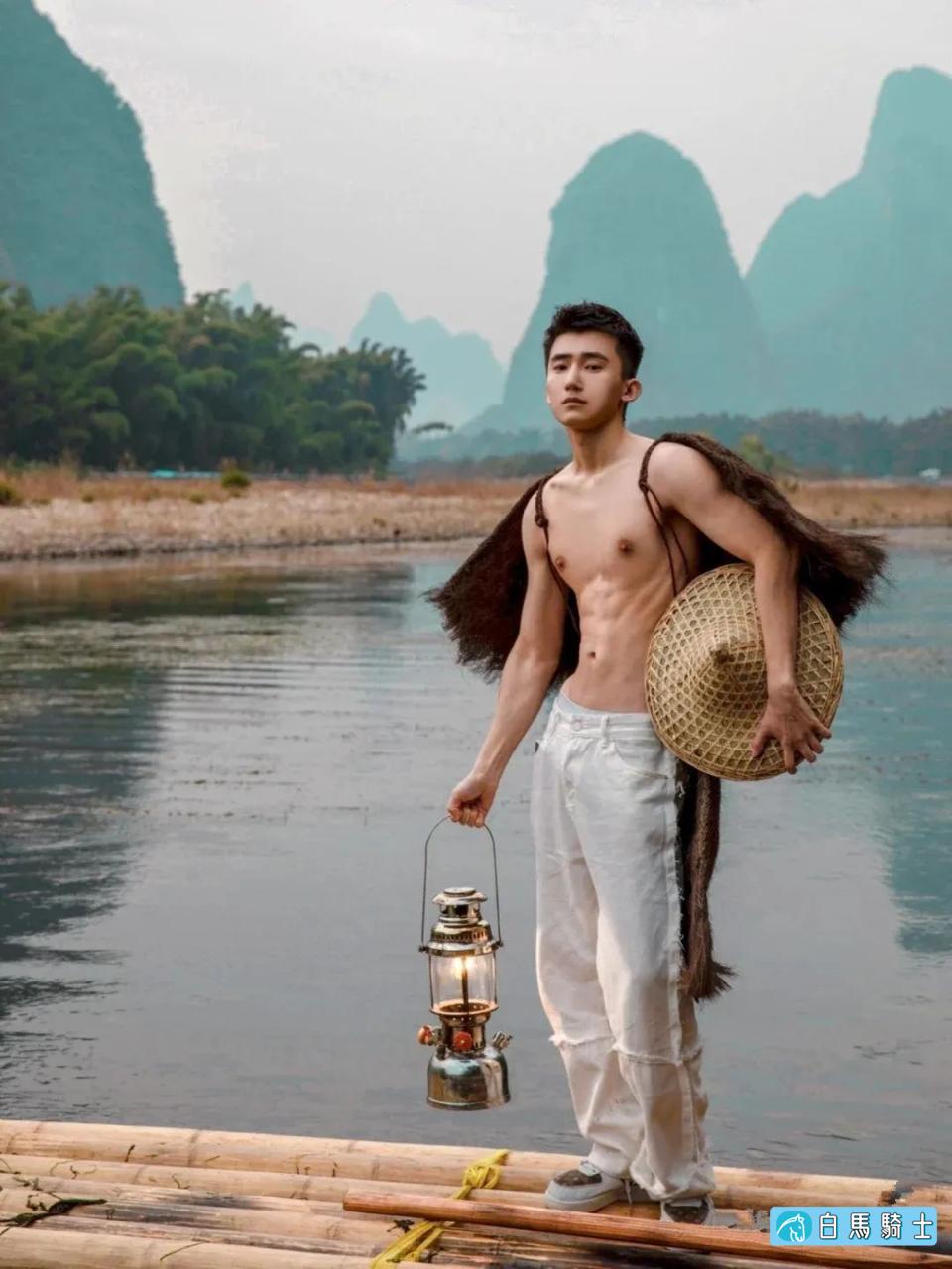 正装+白袜，奶帅清爽短发鲜肉小帅哥  - 第 1 页-白马骑士