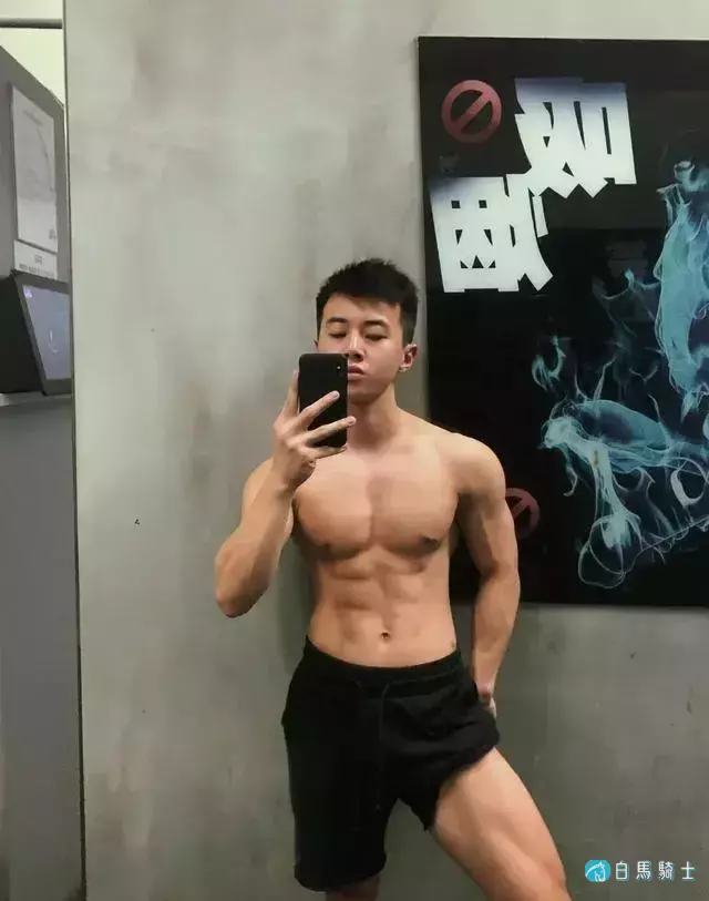 体育系童颜肌肉小奶狗被发掘,八块腹肌好身材抢镜,隔着屏幕馋了 体育系童颜肌肉小奶狗被发掘,八块腹肌好身材抢镜,隔着屏幕馋了
