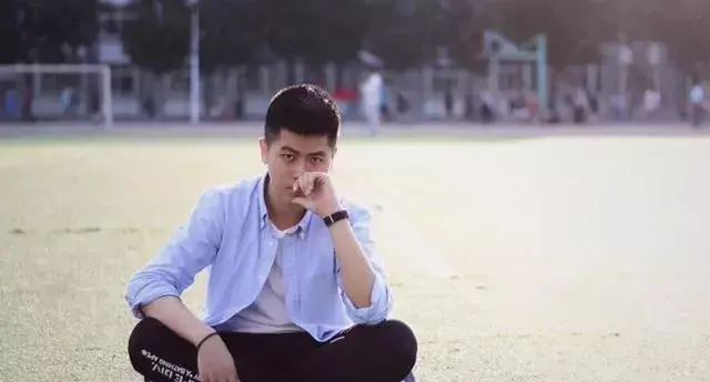攻气十足的东北阳光爷们肌肉小哥哥,他的气质真的够酷! 攻气十足的东北阳光爷们肌肉小哥哥,他的气质真的够酷!