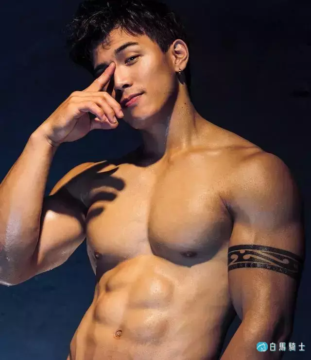 刷屏票圈的肌肉男神们,个个都是人间尤物,你心动了吗? 刷屏票圈的肌肉男神们,个个都是人间尤物,你心动了吗?