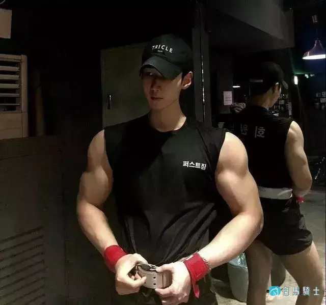 2021KR健身男模真实身材对比,是照片还是“照骗”? 2021KR健身男模真实身材对比,是照片还是“照骗”?