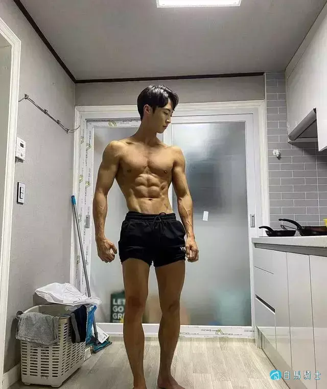 2021KR健身男模真实身材对比,是照片还是“照骗”? 2021KR健身男模真实身材对比,是照片还是“照骗”?