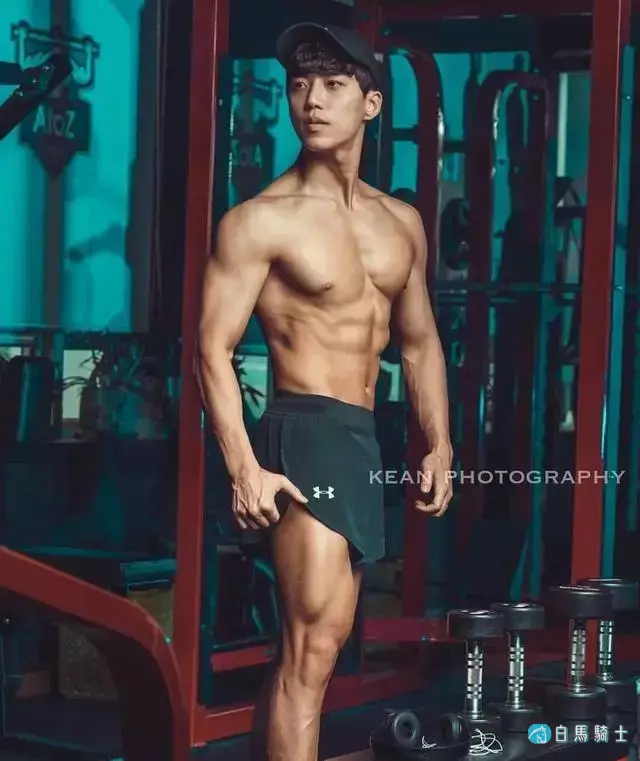 2021KR健身男模真实身材对比,是照片还是“照骗”? 2021KR健身男模真实身材对比,是照片还是“照骗”?