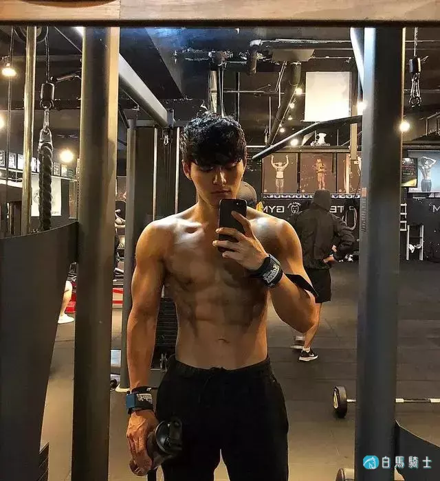 2021KR健身男模真实身材对比,是照片还是“照骗”? 2021KR健身男模真实身材对比,是照片还是“照骗”?