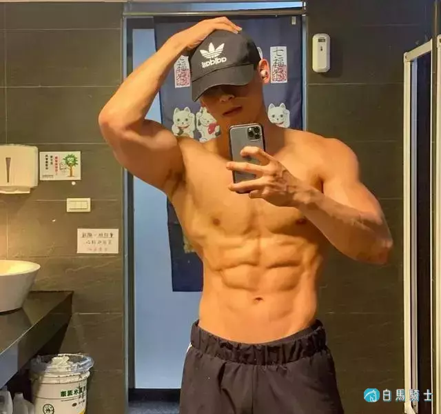 如果这12款男生同时追求你,你会选择哪一个? 如果这12款男生同时追求你,你会选择哪一个?